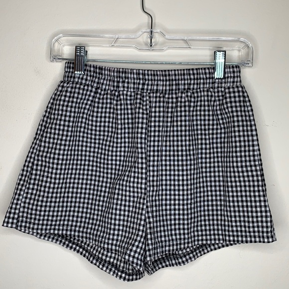 Boutique | Checkered Shorts - Picture 5 of 10